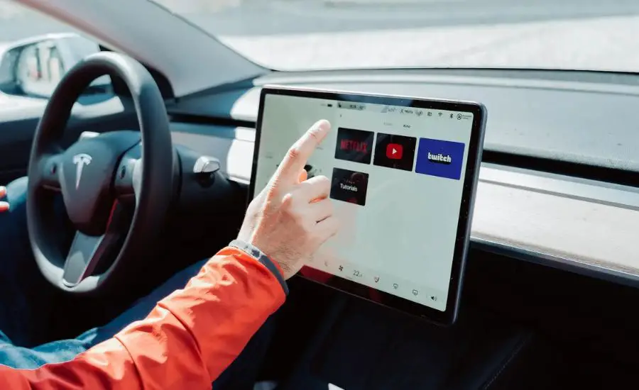 what is premium connectivity tesla package 5